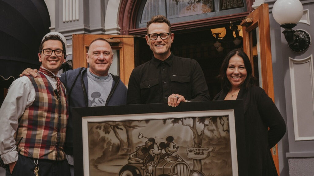Noah Fine Art at Disneyana Dec. 12-14